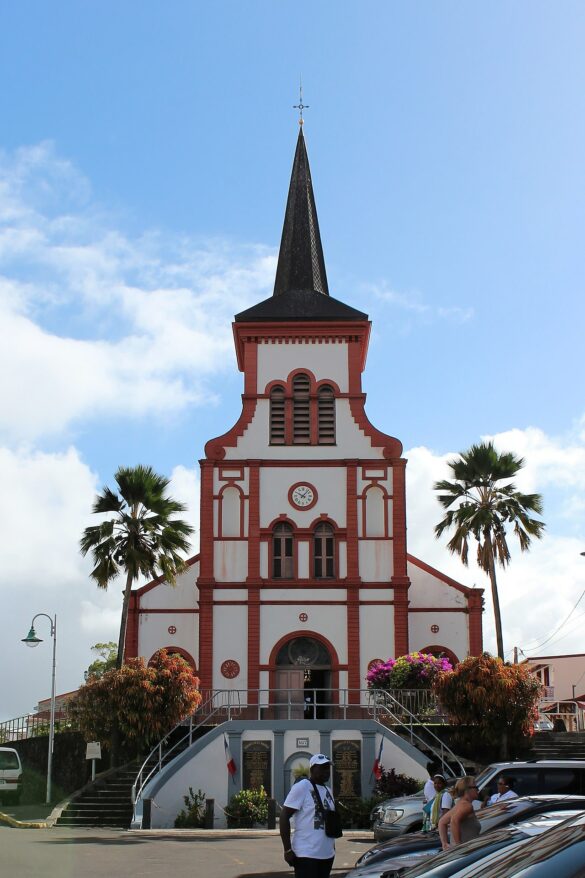 Vue de l'église de Ducos en Martinique