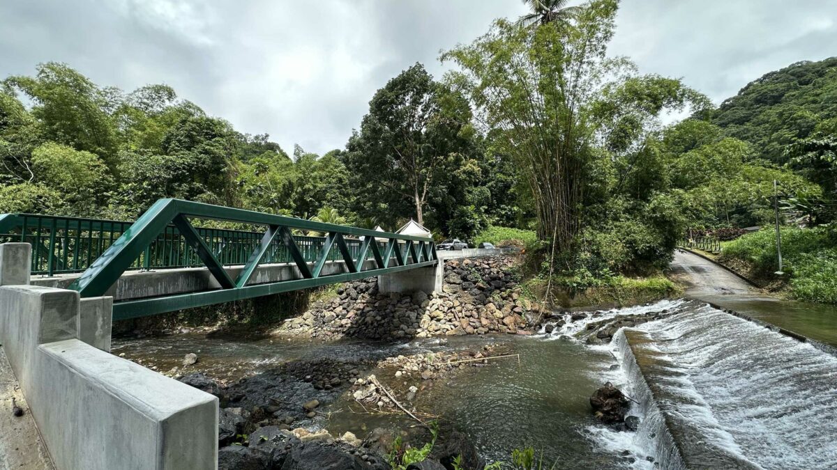 Inauguration du nouveau pont de Rivière-Blanche : un ouvrage stratégique pour l’eau du Sud !